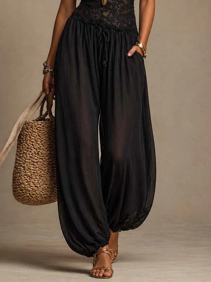 Laia | Mono con Escote Halter y Encaje Fluido