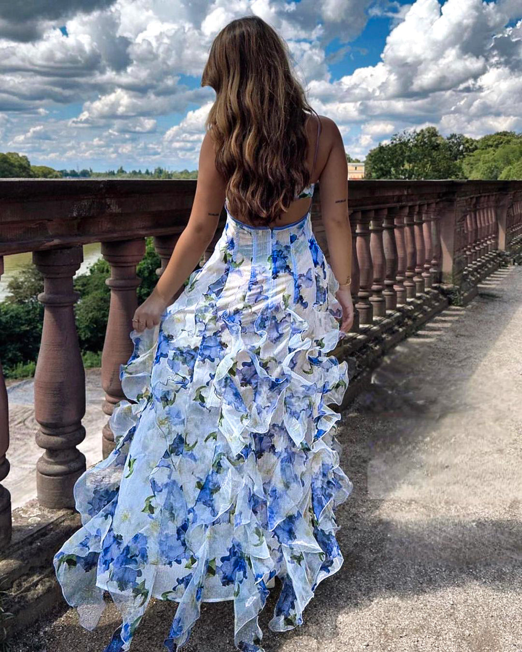 Cecilia | Vestido Midi Floral con Olanes