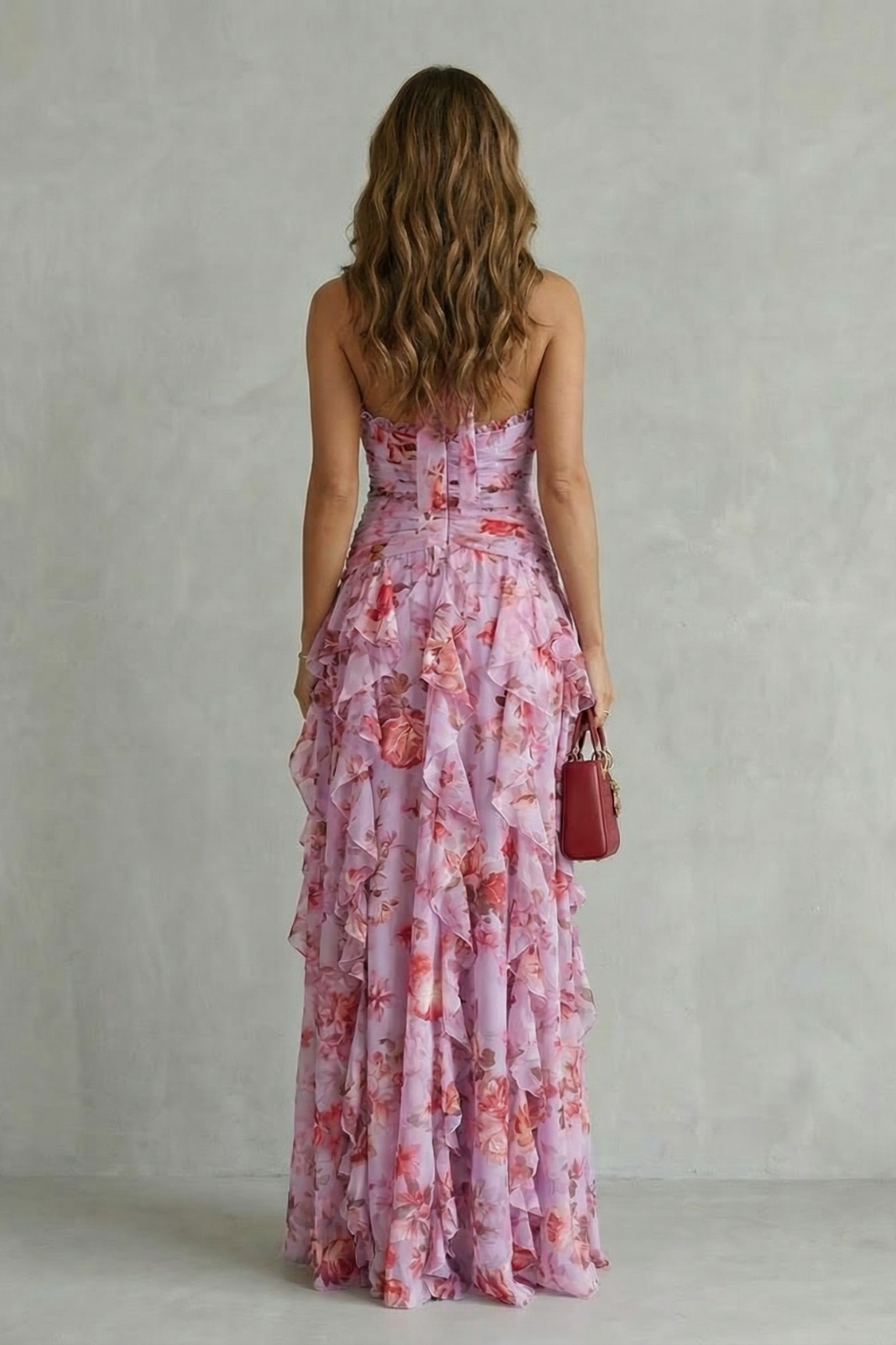 Adriana | Romántico Vestido Largo en Cascada de Rosas con Cuello Halter