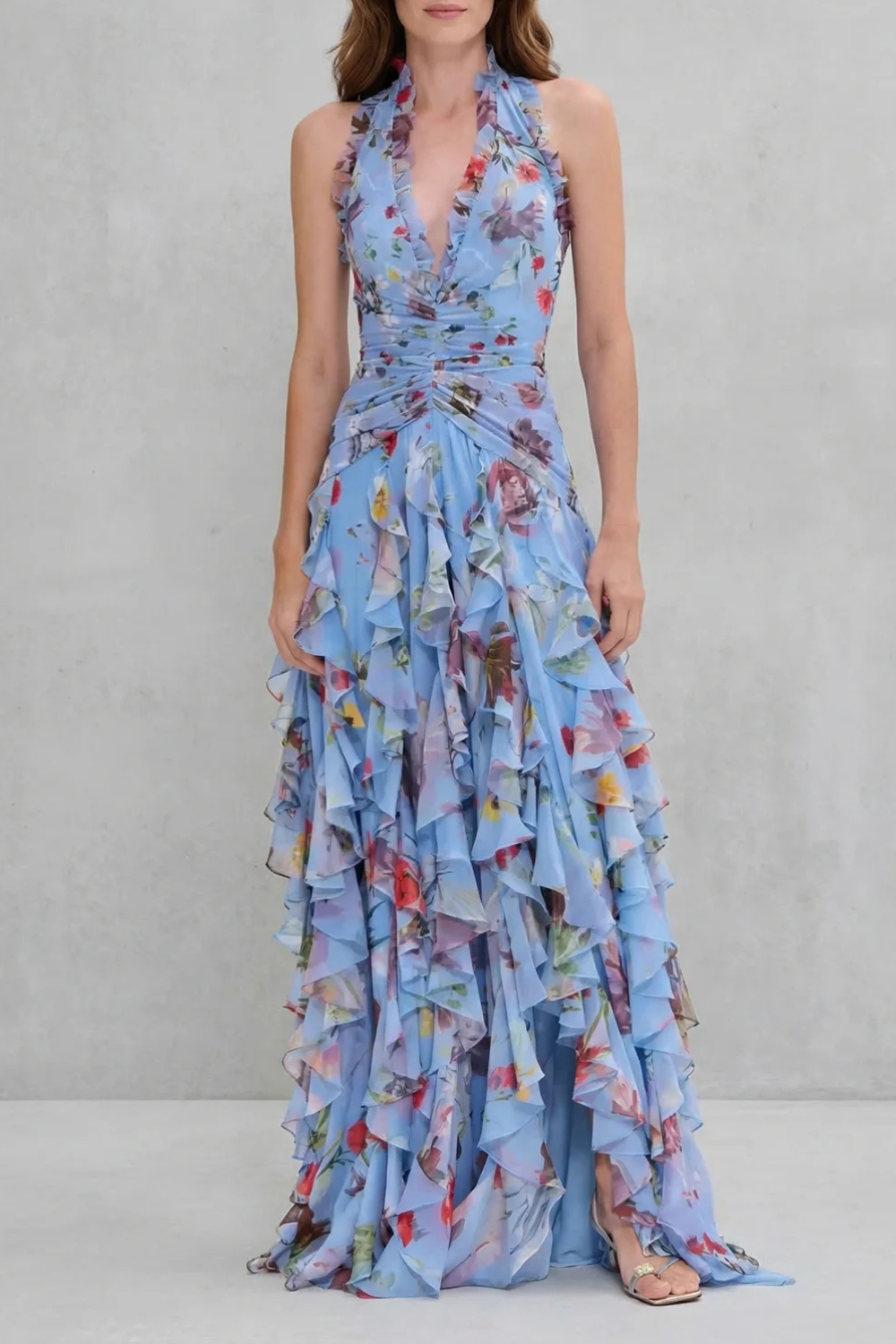 Adriana | Romántico Vestido Largo en Cascada de Rosas con Cuello Halter