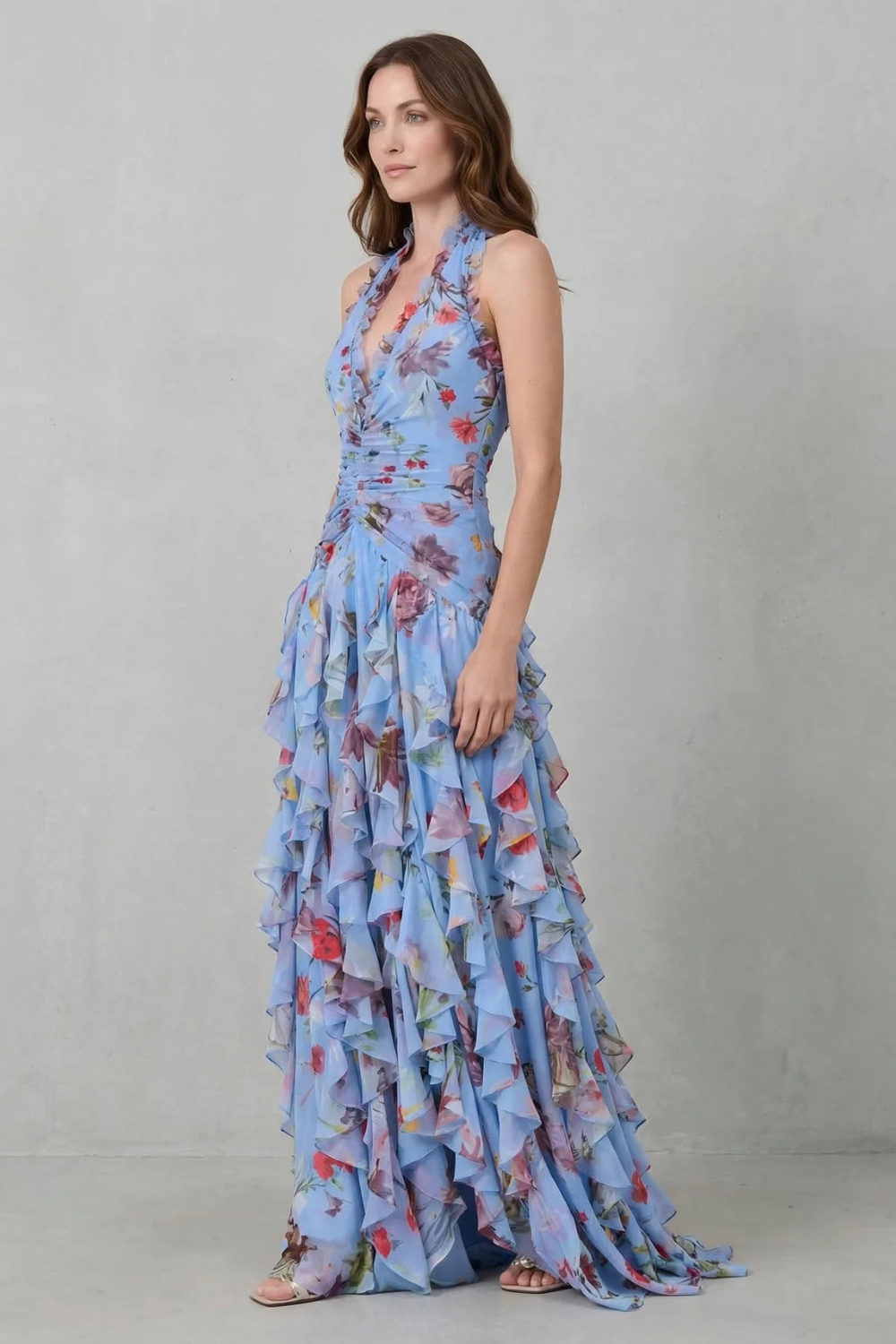 Adriana | Romántico Vestido Largo en Cascada de Rosas con Cuello Halter