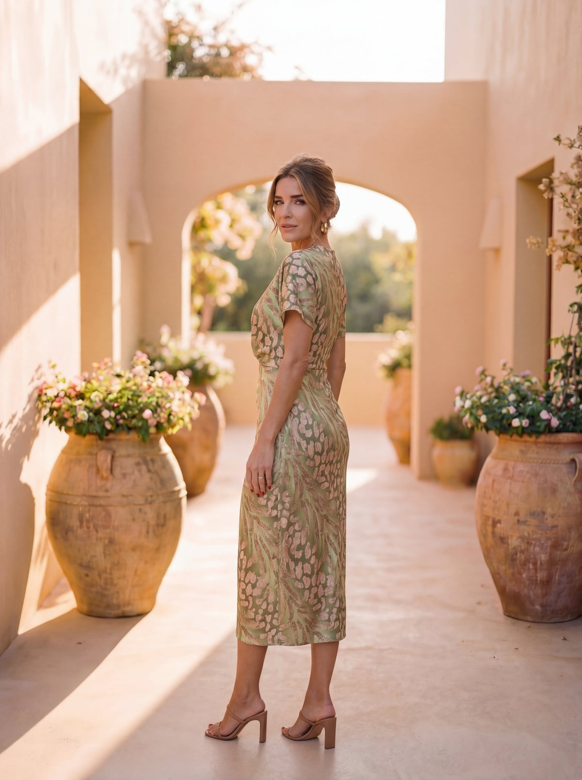 Andrea | Vestido elegante en tela ligera y fluida