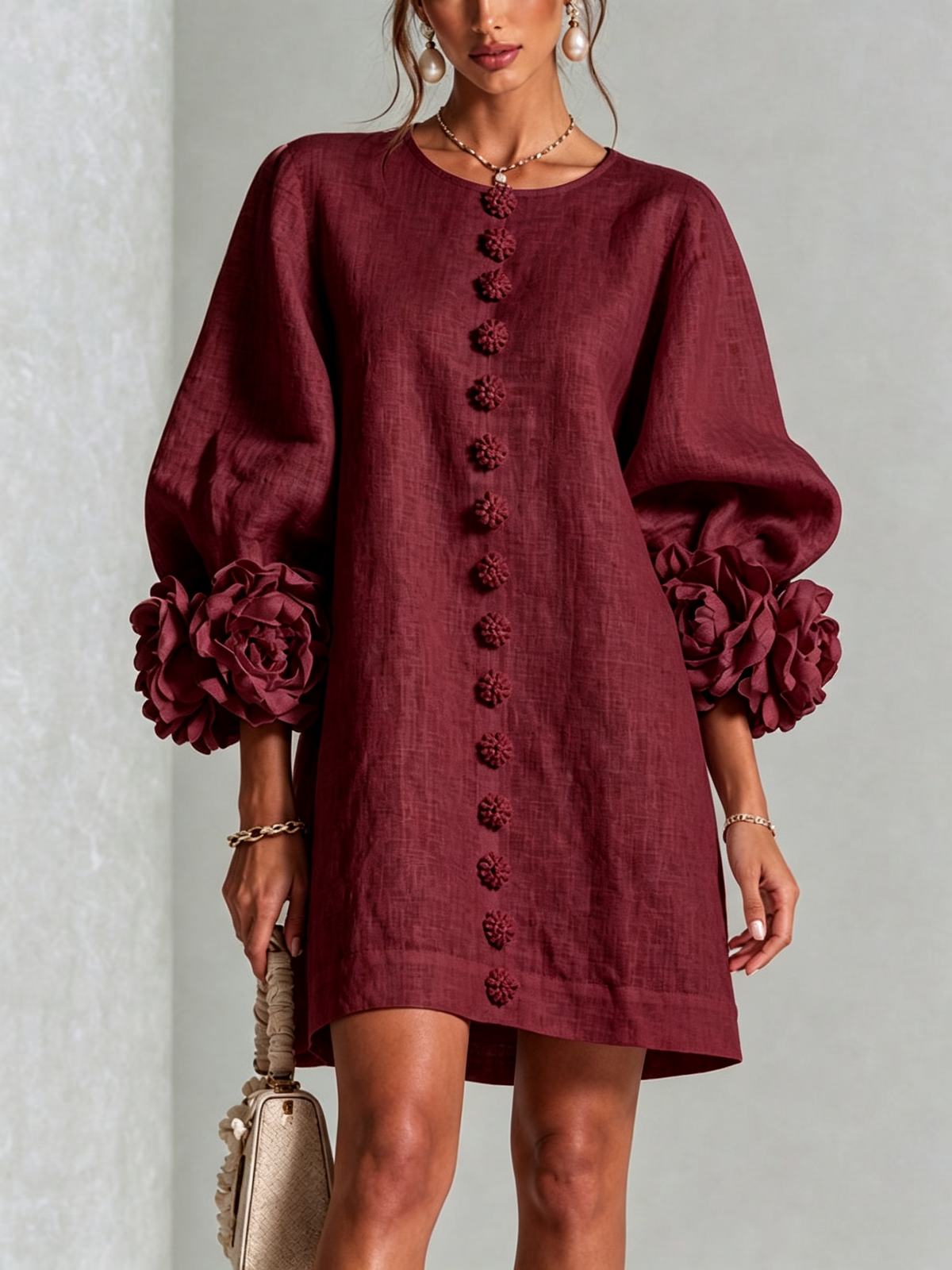 Vestido Mini con Botones Florales y Mangas con Flores Vistosas