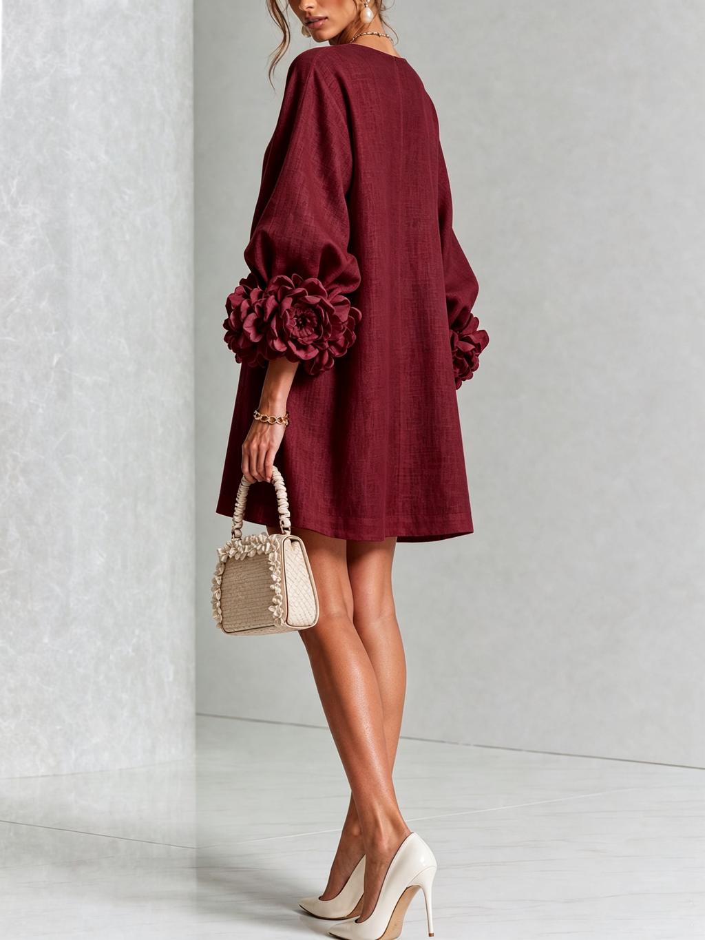 Vestido Mini con Botones Florales y Mangas con Flores Vistosas