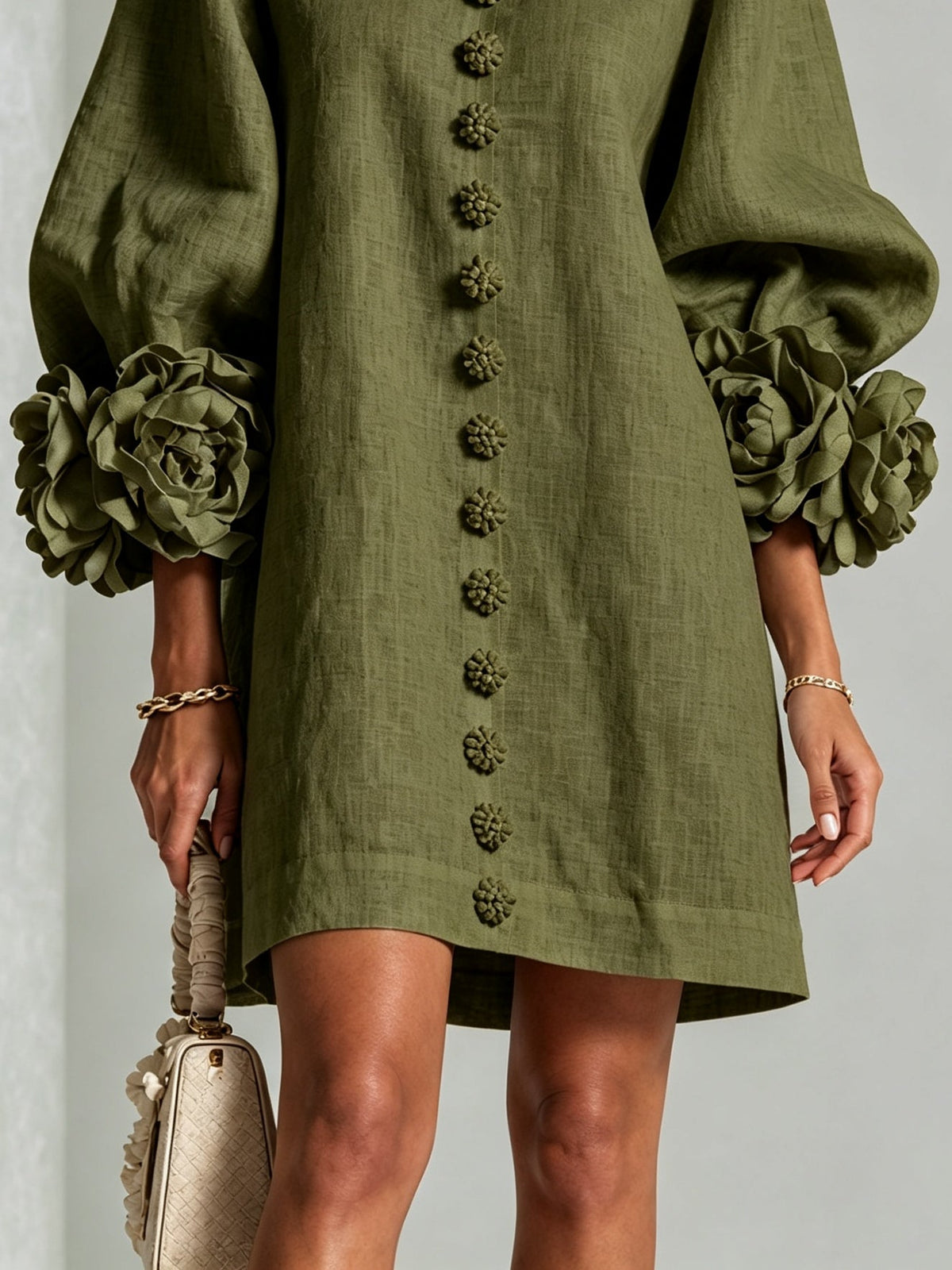 Vestido Mini Camisero Floral Verde Olivo con Puños Florales Vistosos
