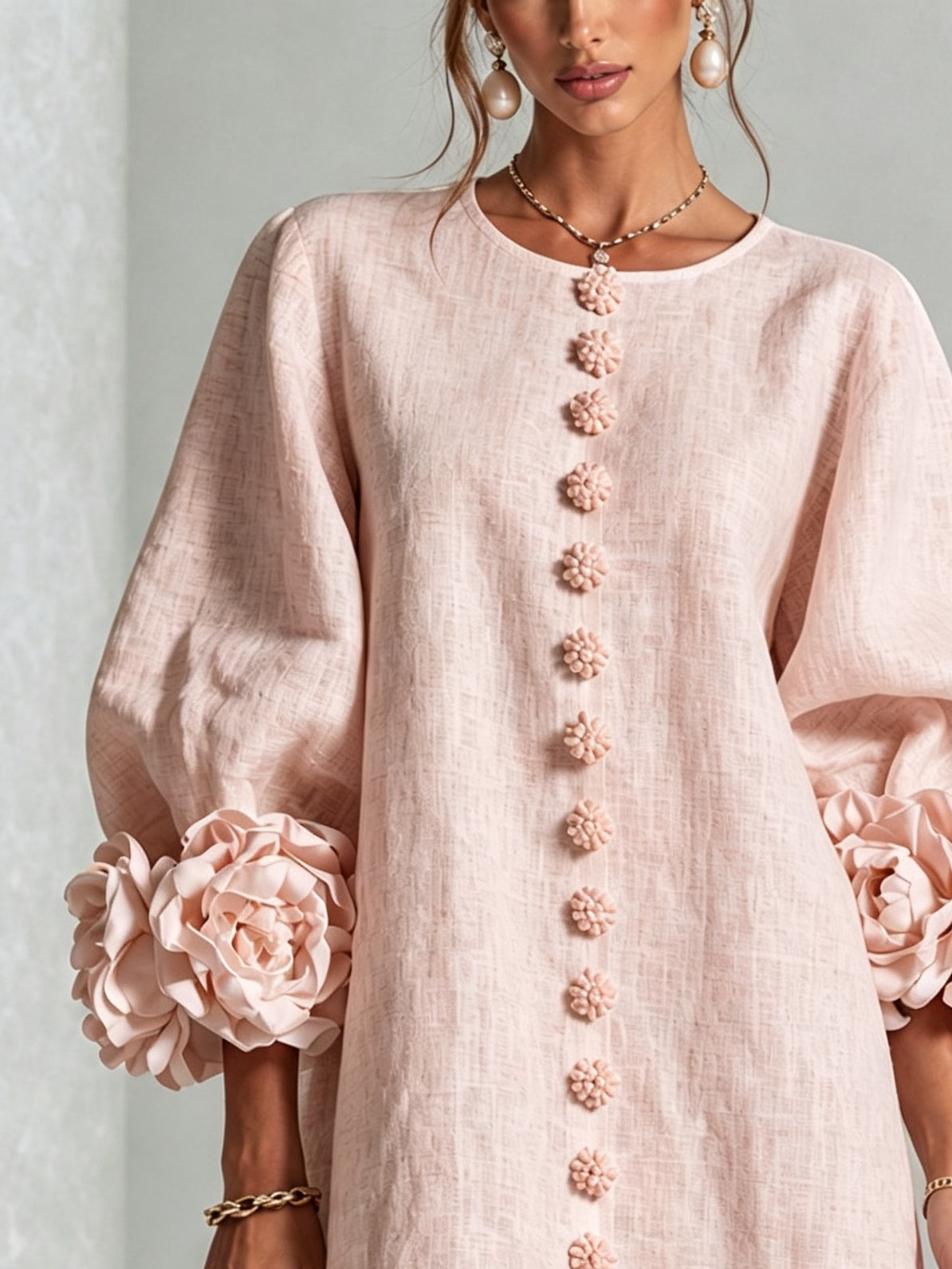 Vestido Mini Floral Rosa con Botones y Mangas Florales Vistosas