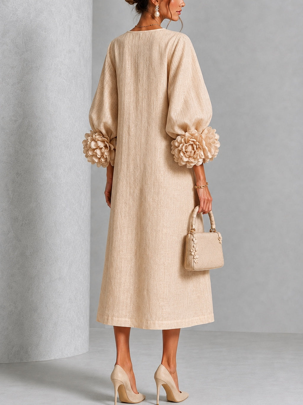 Amelia - Vestido Midi Beige Floral con Botones y Mangas Extravagantes