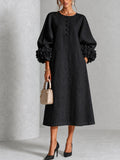 Perla - Vestido Midi Negro Floral con Botones y Mangas Extravagantes