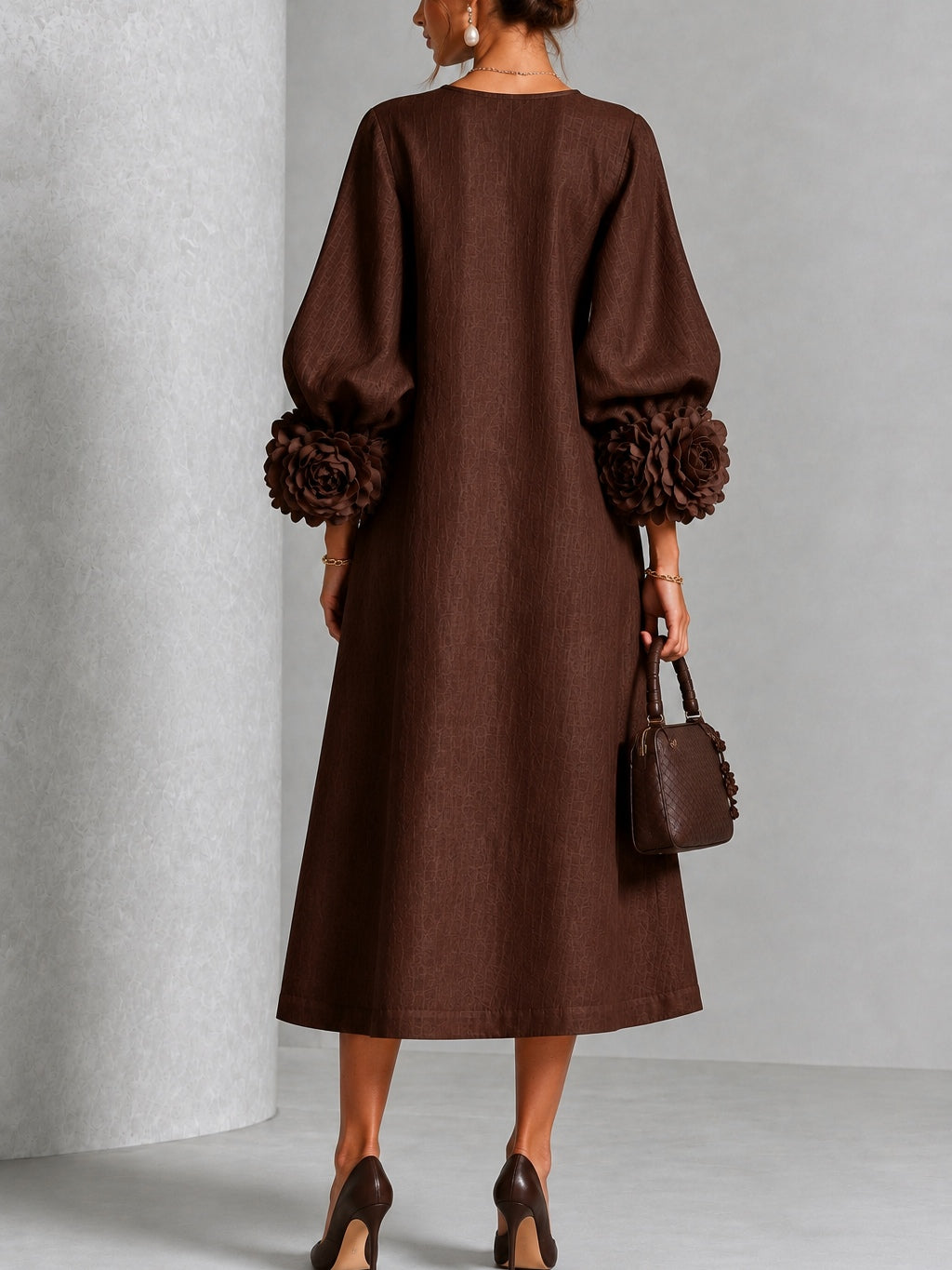 Marisol - Vestido Midi Café con Botones y Mangas Florales Extravagantes