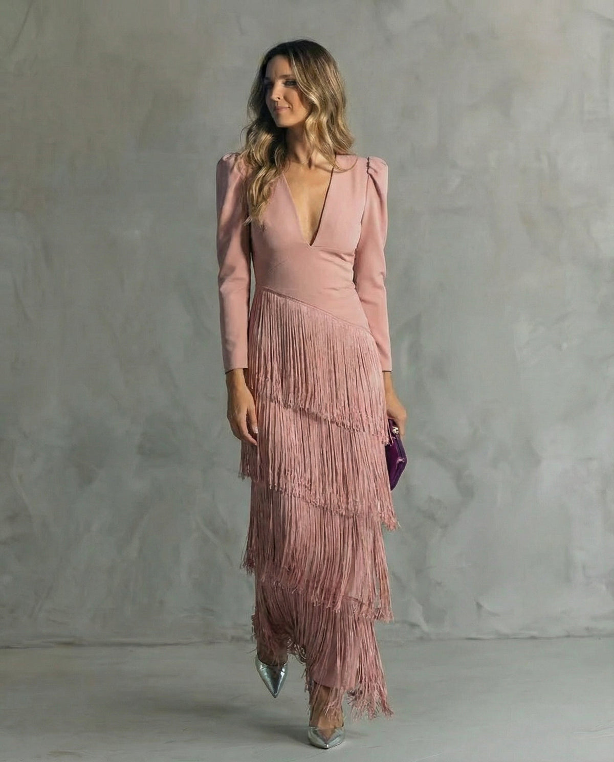 Estefanía | Vestido Elegante con Mangas de Flecos