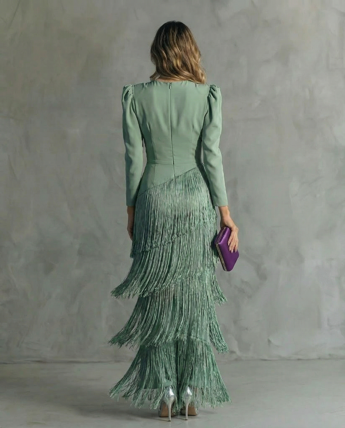 Estefanía | Vestido Elegante con Mangas de Flecos