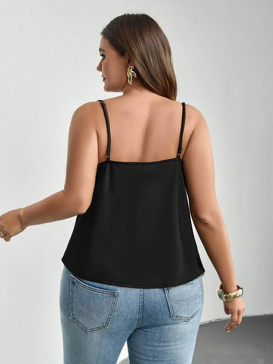 Top Satinado con Tirantes Finos y Elegante Cuello Drapeado