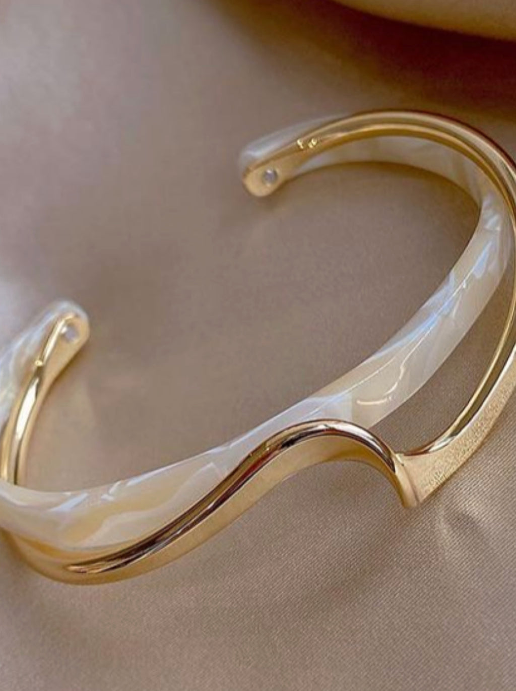 (GRATIS) Pulsera Ópalo + Aretes de Aro